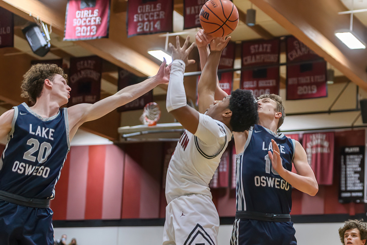 Tualatin Lake Oswego boys basketball Ken Waz 22